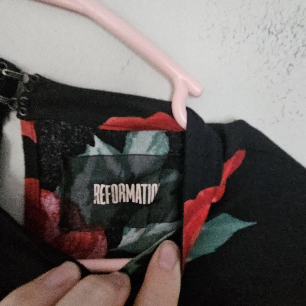 Reformation Carnation Black Maxi Dress with Red Rose Print Size 8 - Picture 8 of 10